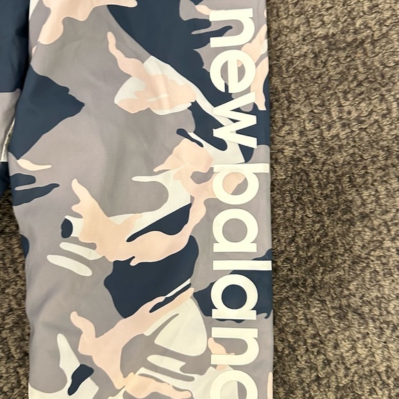 New Balance lightweight jacket. EUC - Picture 4 of 4